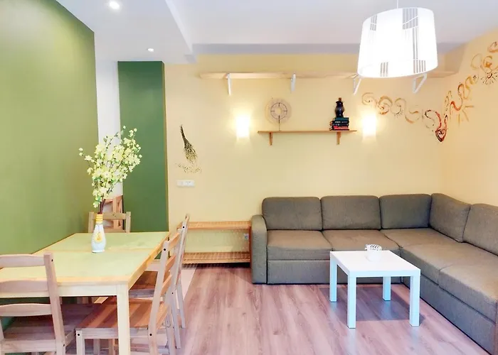 Trendy Old Town Area - Paupys Nature Treat & Free Parking *